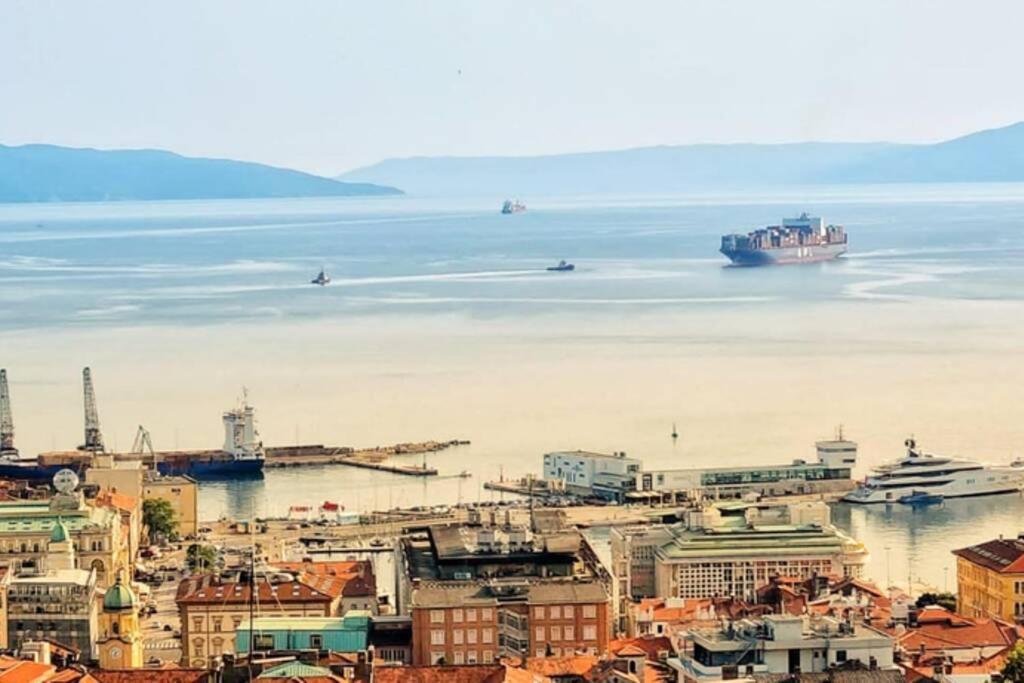 Apartment Lori - Beautiful View Rijeka Bagian luar foto