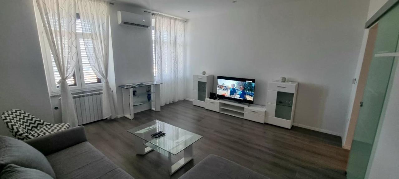 Apartment Lori - Beautiful View Rijeka Bagian luar foto