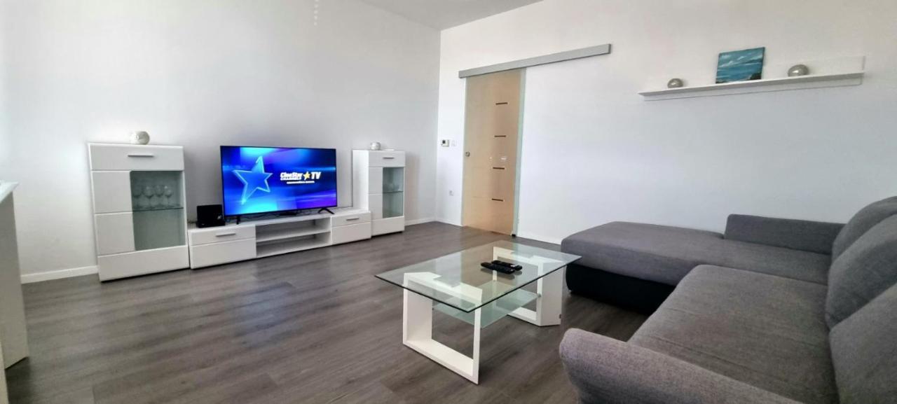 Apartment Lori - Beautiful View Rijeka Bagian luar foto
